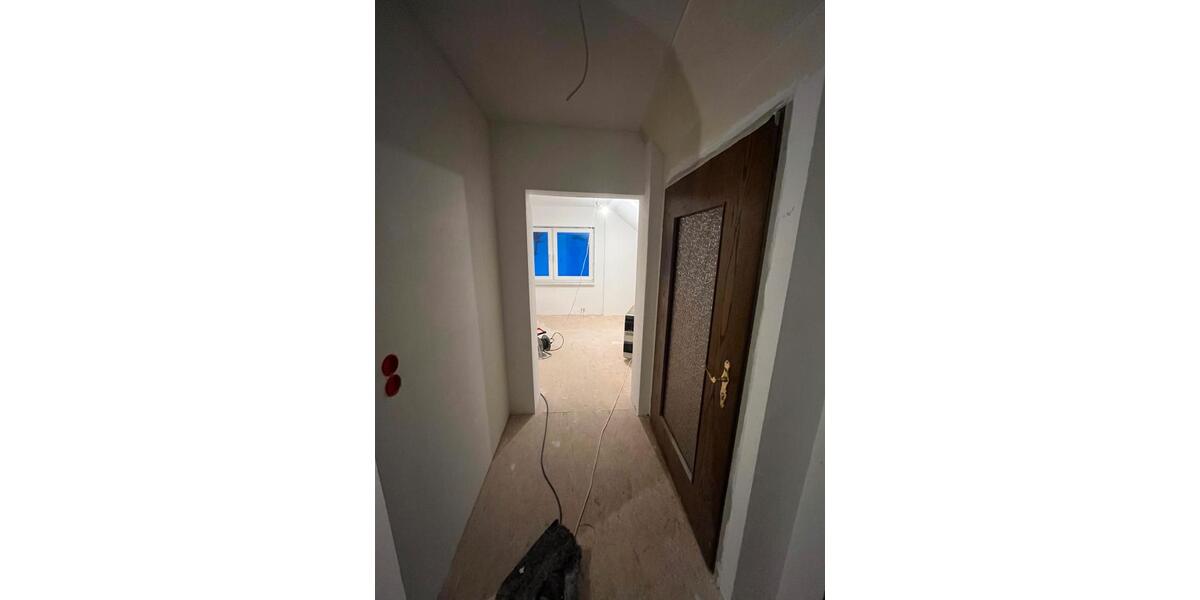 Vermiete Dachgeschosswohnung, 3 Raum Wohnung + Garage 3 zimmer